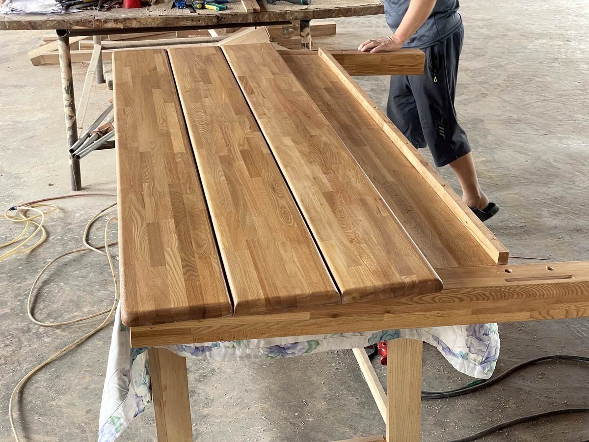 Small-batch custom solid wood countertop production, 1-50 units specialized